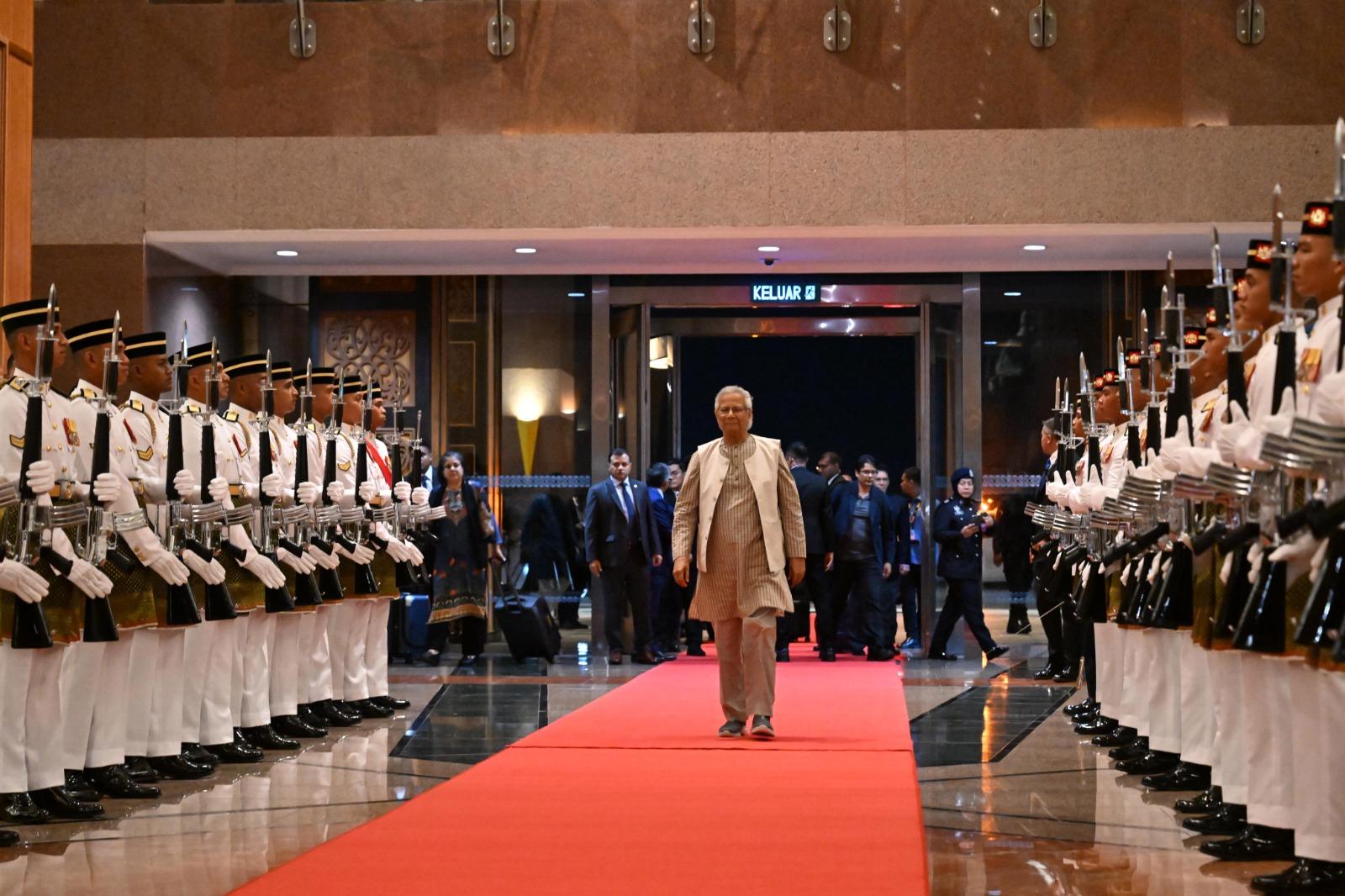 Uncertainty grips Bangladesh amid political accusations over Feb elections: Report