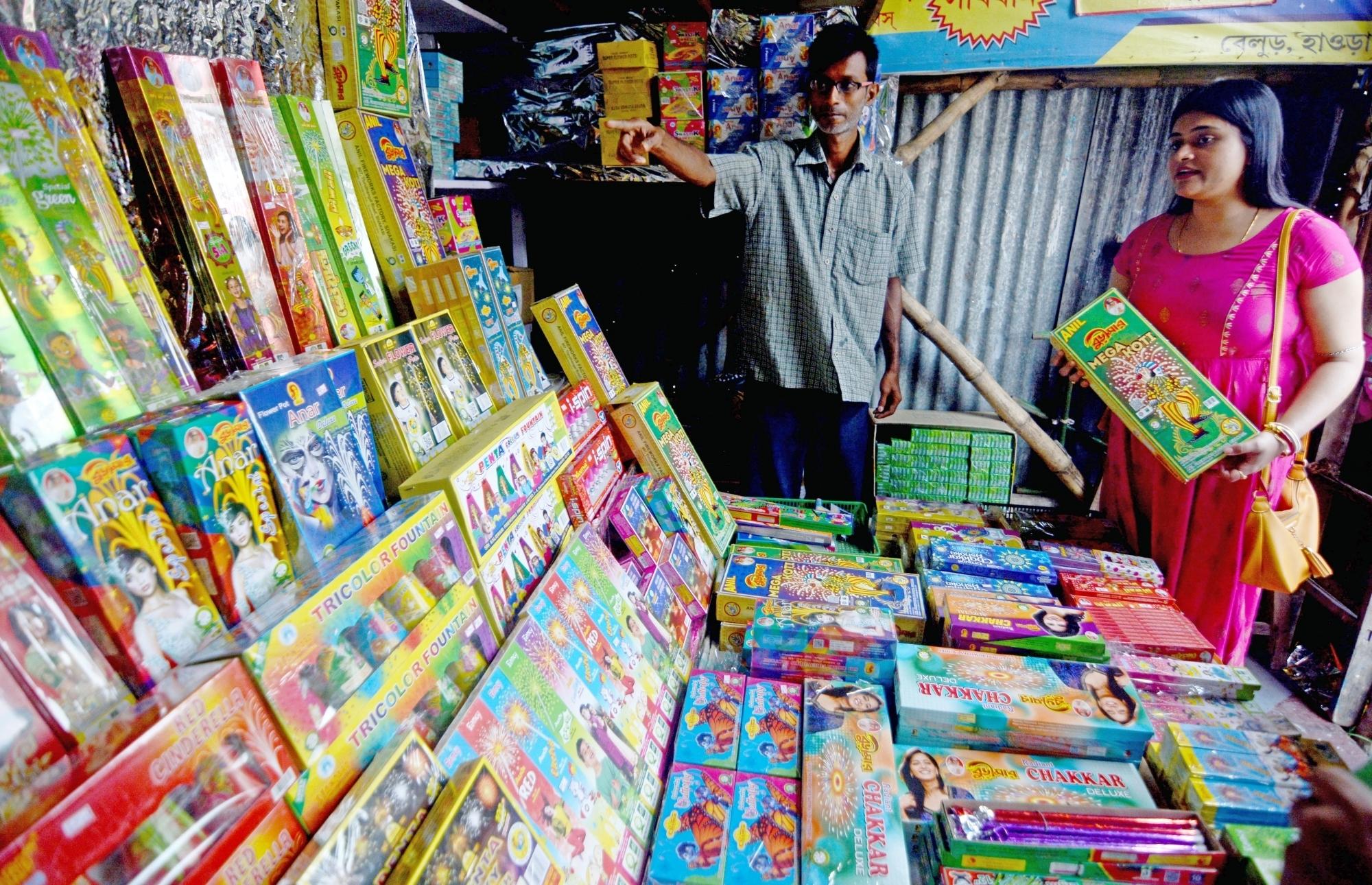 Sale, bursting of green crackers allowed only between Oct 18-20: Delhi Police