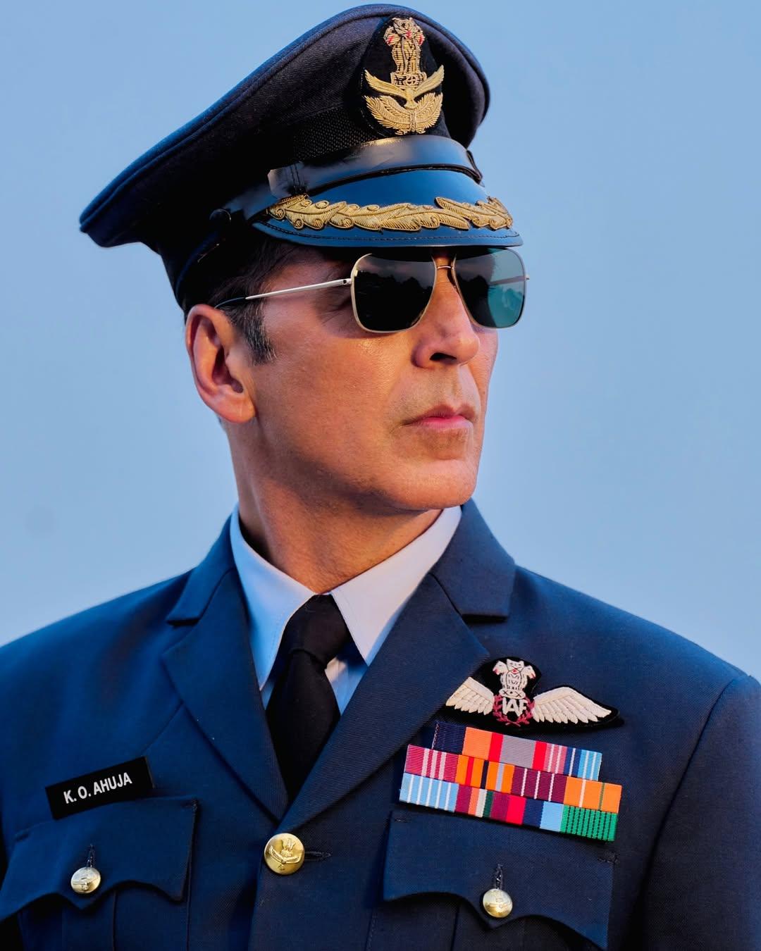 Akshay Kumar, Sidharth Malhotra & others salute the Indian brave-hearts during Kargil Diwas 2025