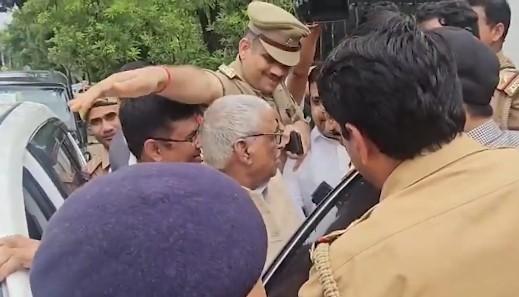 SP delegation leaves for Bareilly over ‘I Love Muhammad’ row; heavy police deployment stops leaders