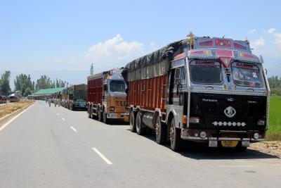Traffic suspended on Jammu-Srinagar national highway