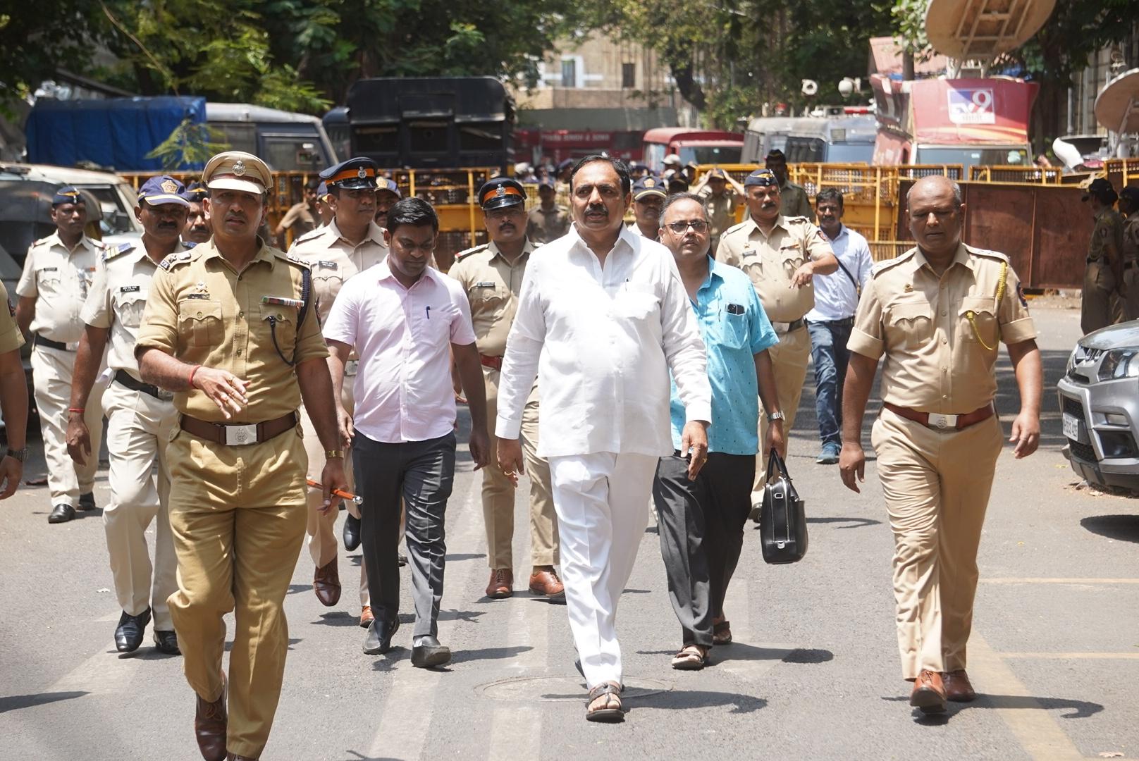 Govt failing to address LPG crisis despite Assembly Speaker’s directives: Maha Oppn