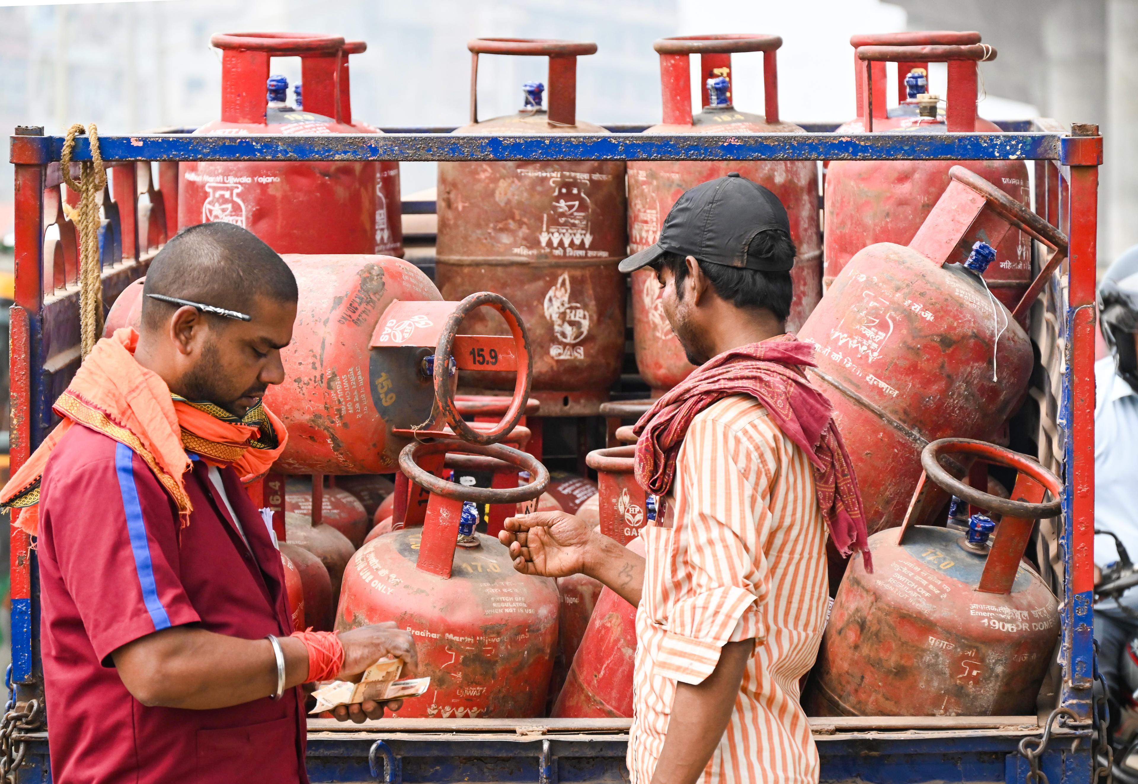 Bihar Police issues alert to prevent hoarding of petrol, LPG