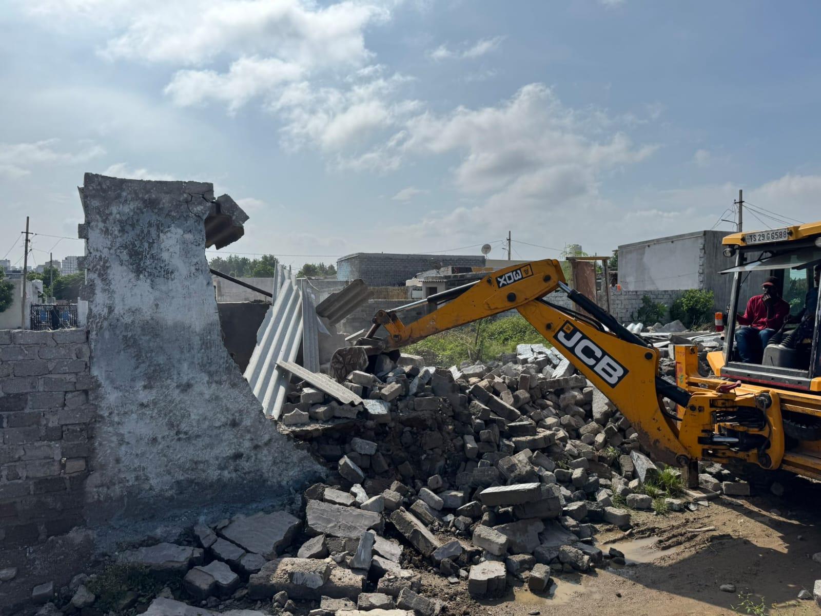 HYDRAA undertakes demolition on encroached government land in Hyderabad