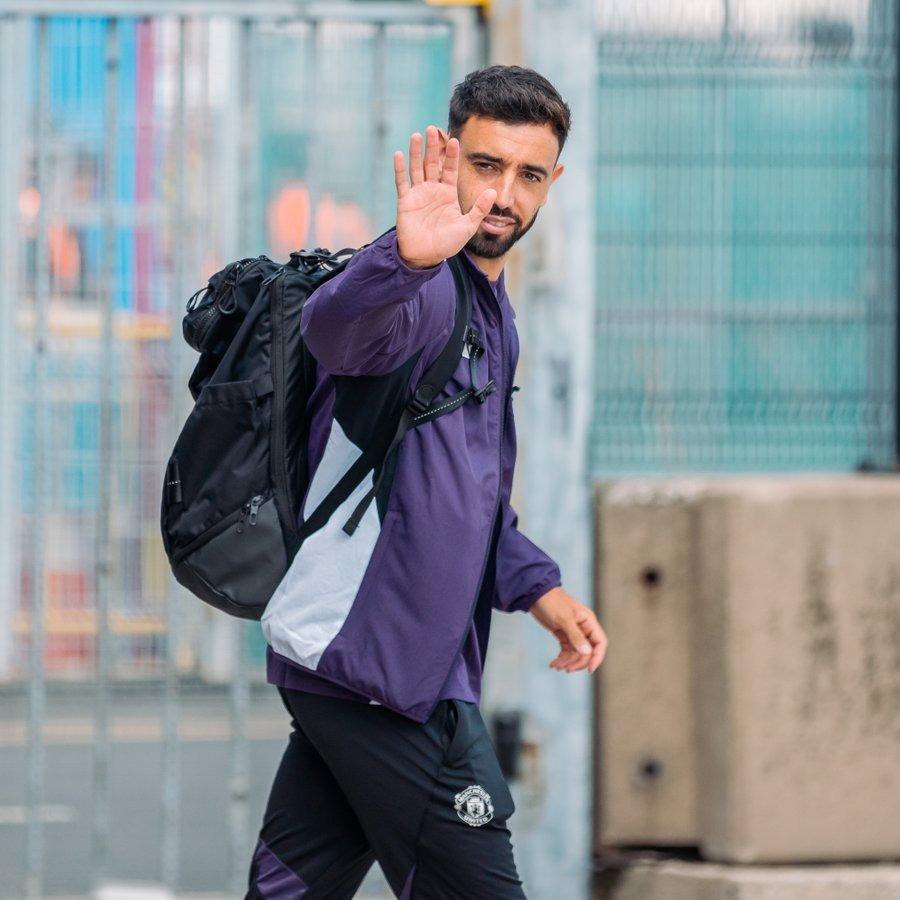 Football: Manchester Utd leave out unwanted quartet from U.S. tour squad