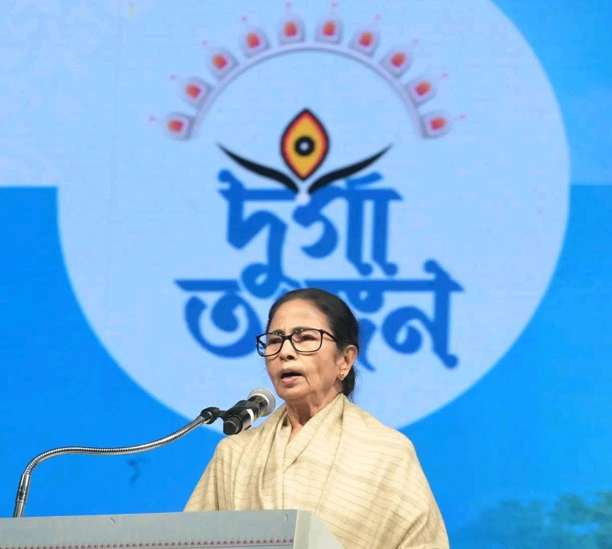 Mamata lays foundation stone for Durga temple at New Town, announces date for Mahakal temple at Siliguri