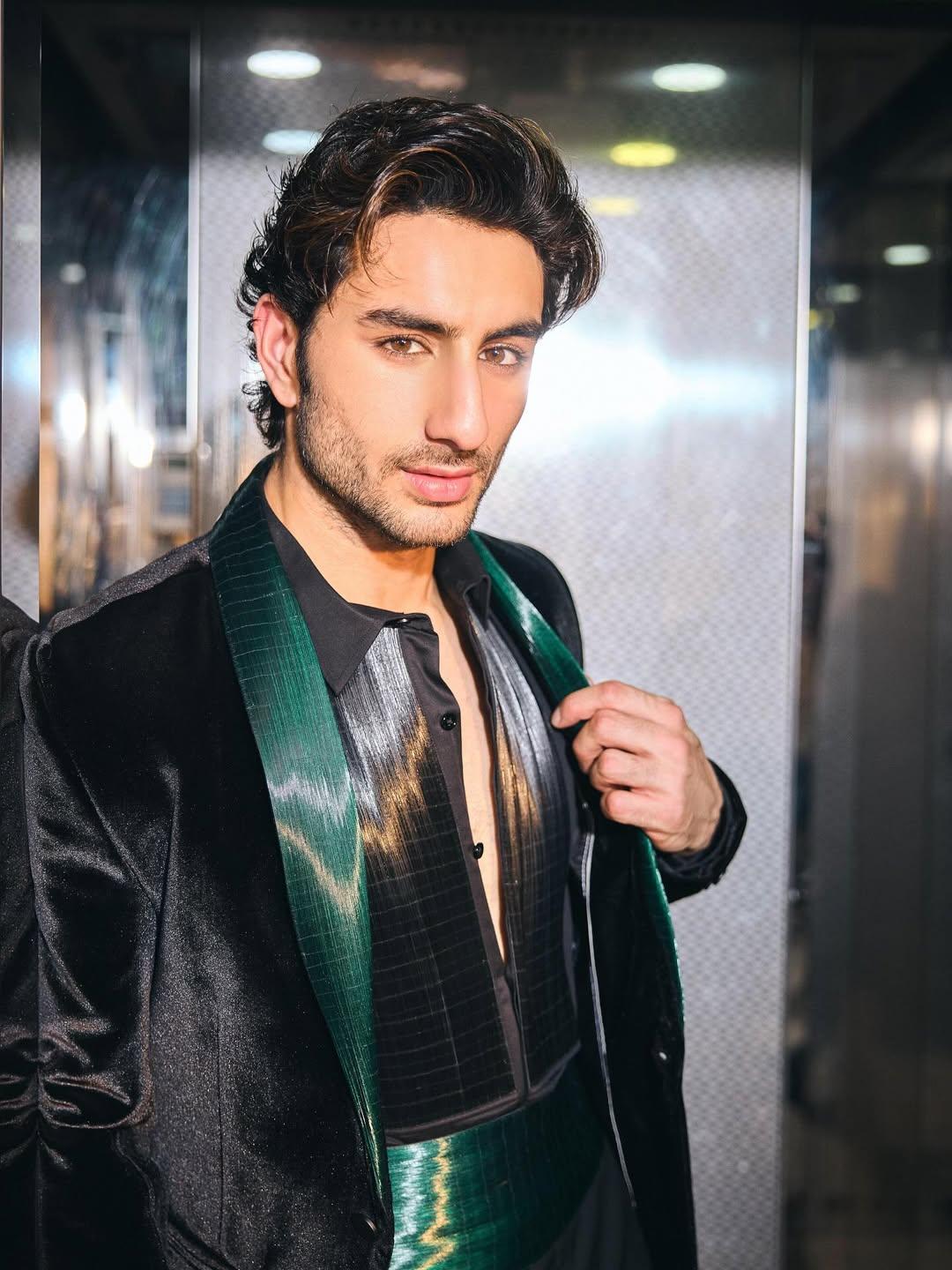 Ibrahim Ali Khan earns praise from aunt Saba Pataudi for his latest style statement