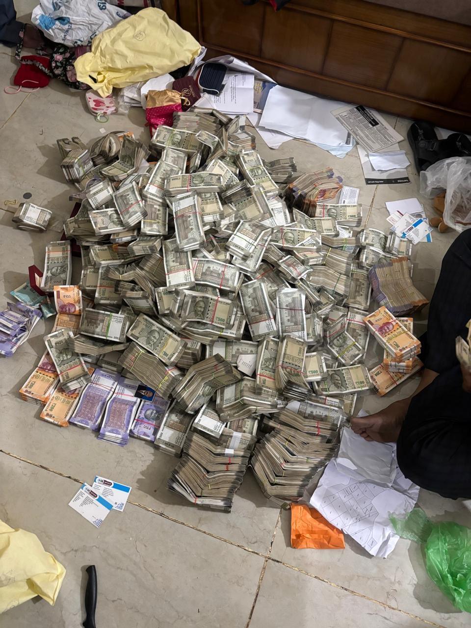 Mines officer held in bribery case; cash worth Rs 4.27 crore unearthed in Bhubaneswar