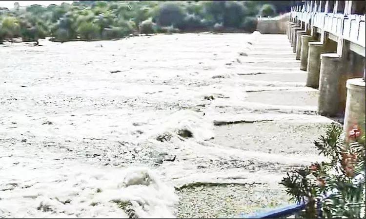 Flood alert issued as water released from Tamil Nadu's Sathanur dam