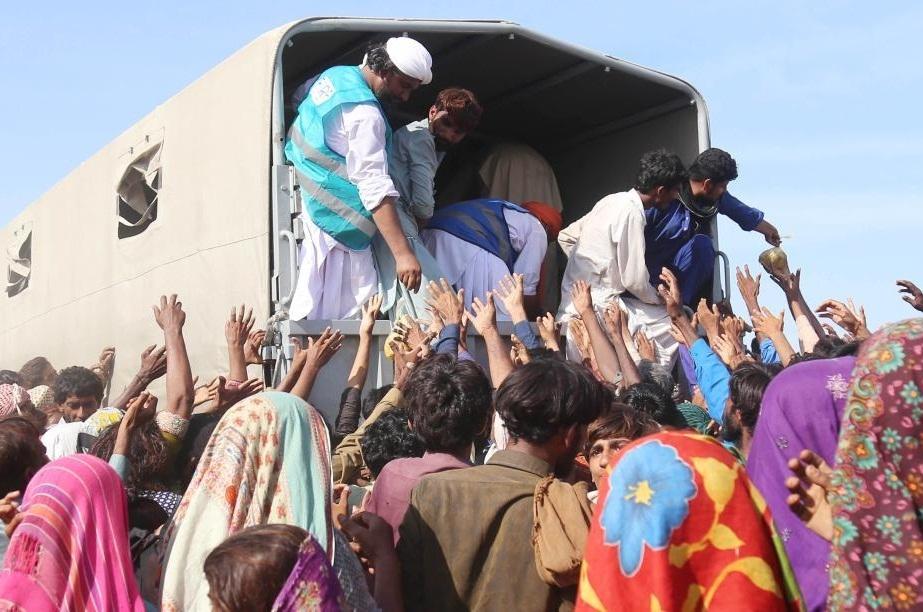 Economic instability and poor policies worsen poverty in Pakistan: Report