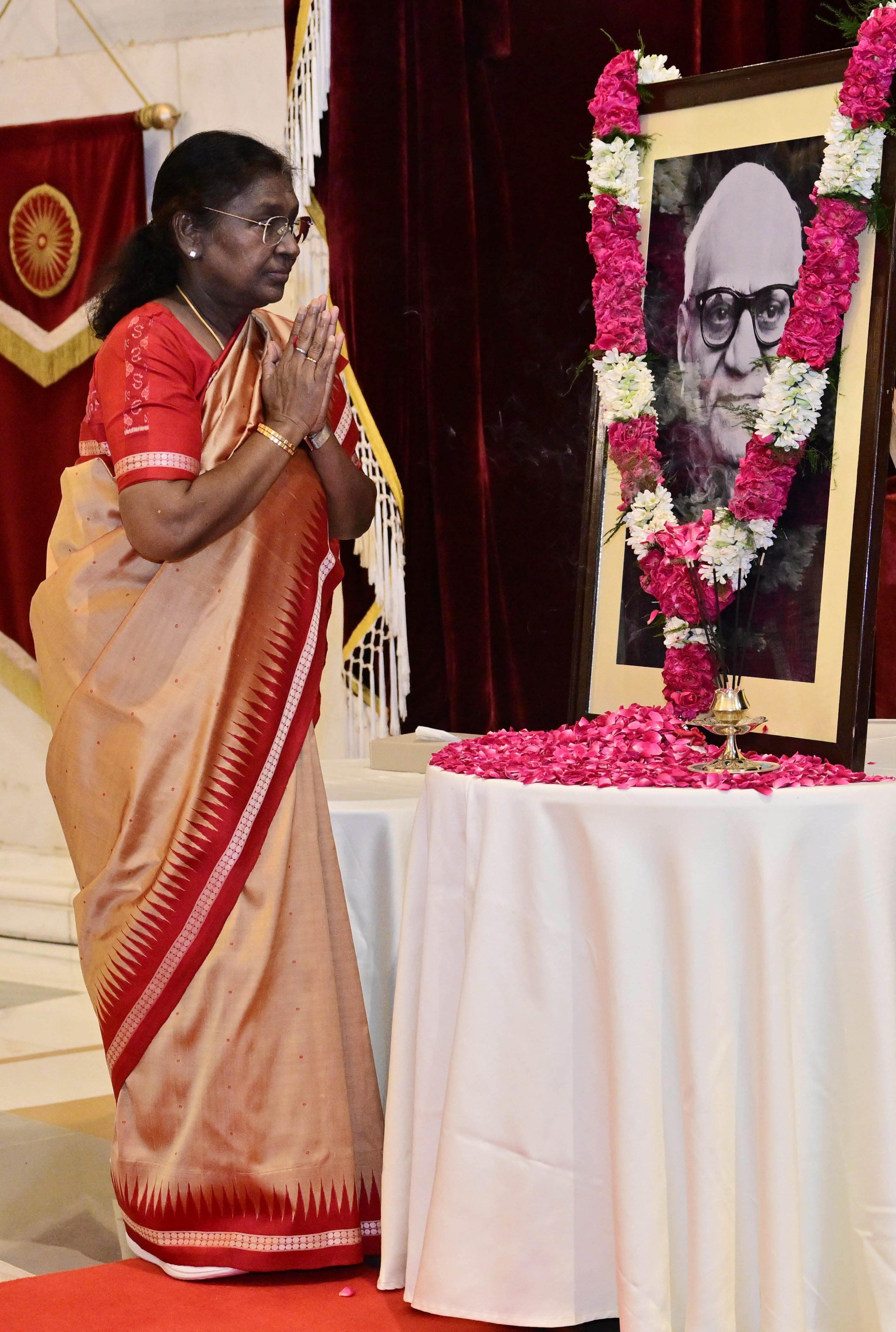 President Murmu pays tributes to V. V. Giri on his birth anniversary