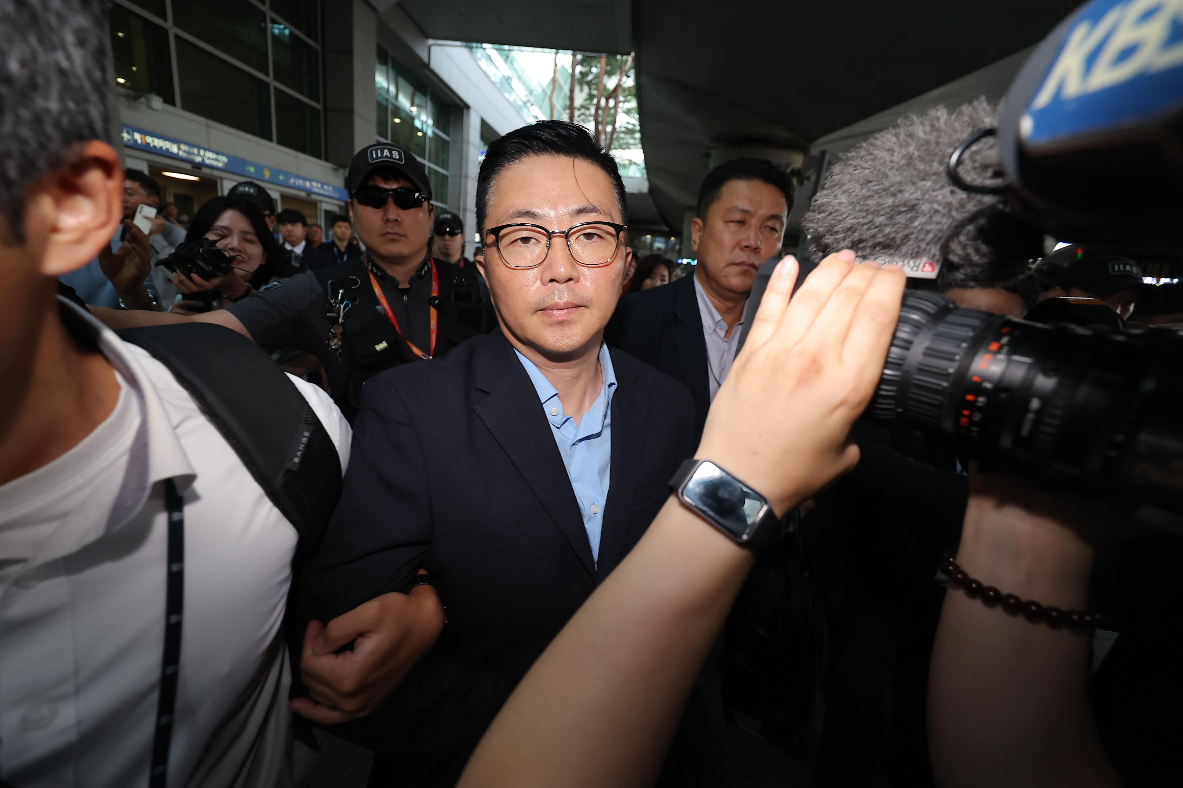 South Korea: Ex-first lady's 'butler' attends arrest warrant hearing over embezzlement