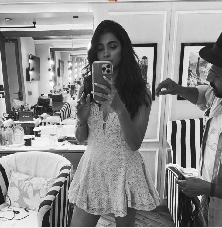 Pooja Hegde gets back to work after returning from travel