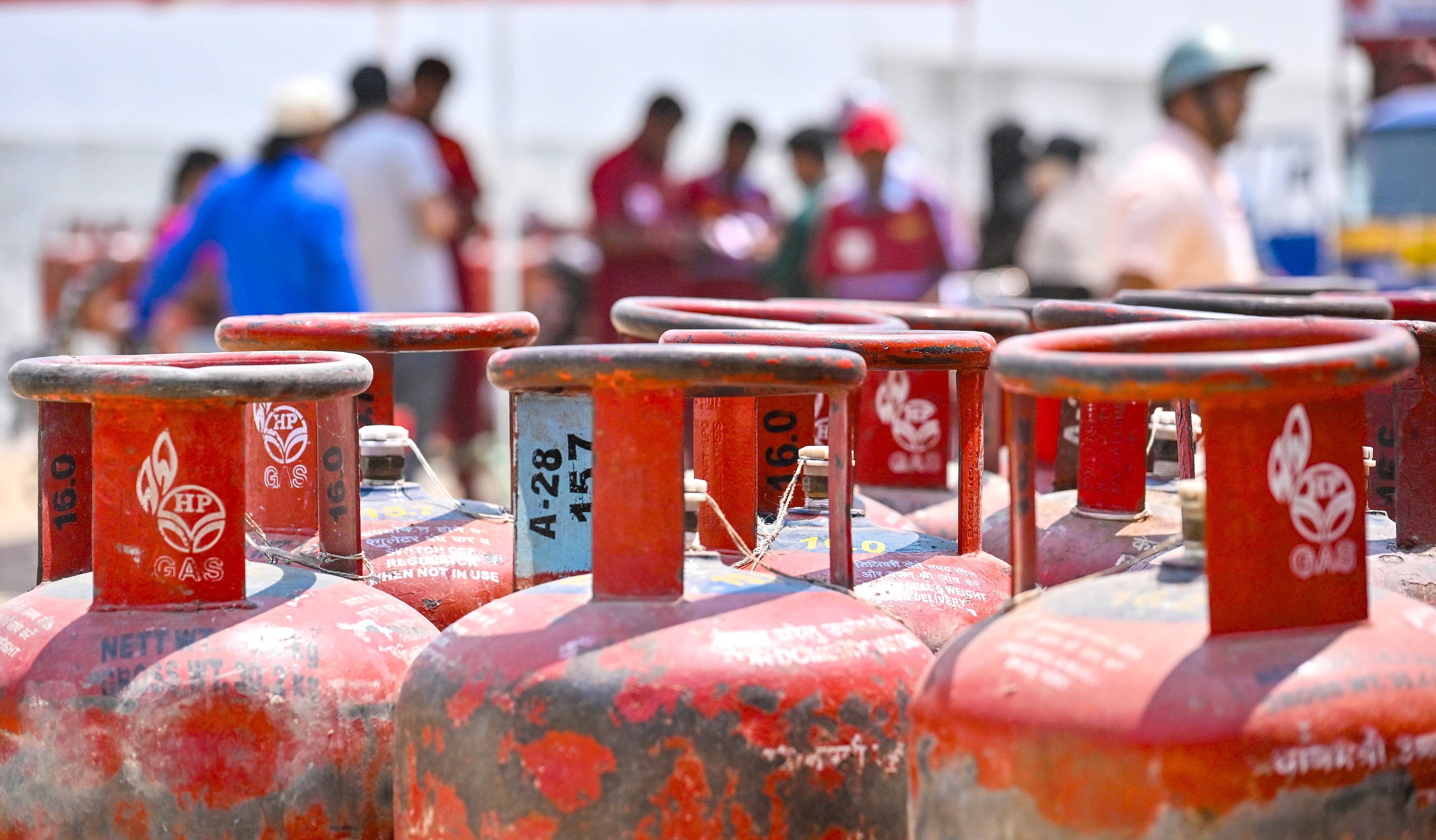 Govt bars PNG consumers from retaining or refilling domestic LPG cylinders