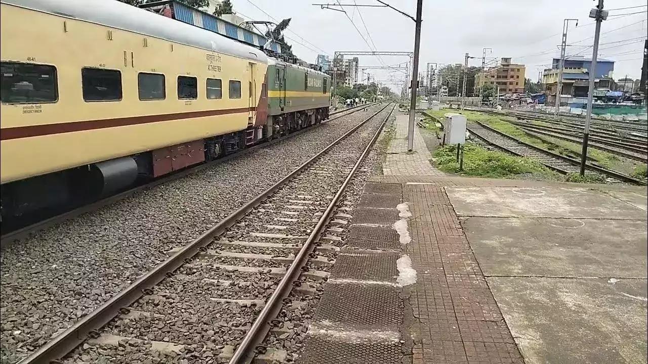 Dadar-Porbandar Saurashtra Express Derails in Surat