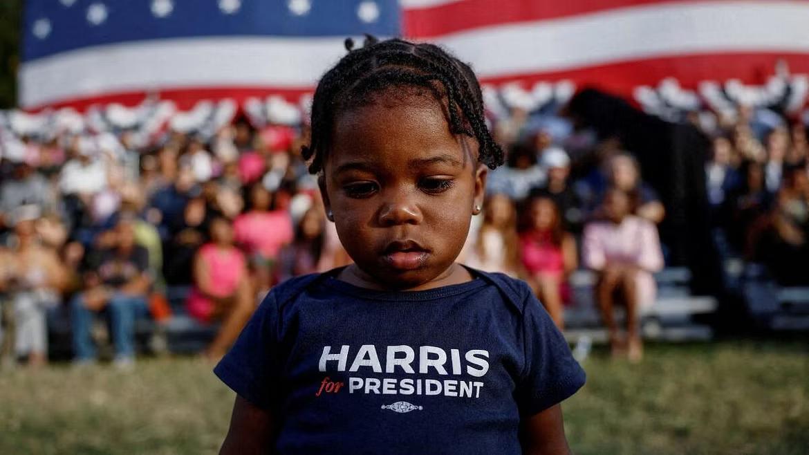18 months old attends Kamala Harris' event