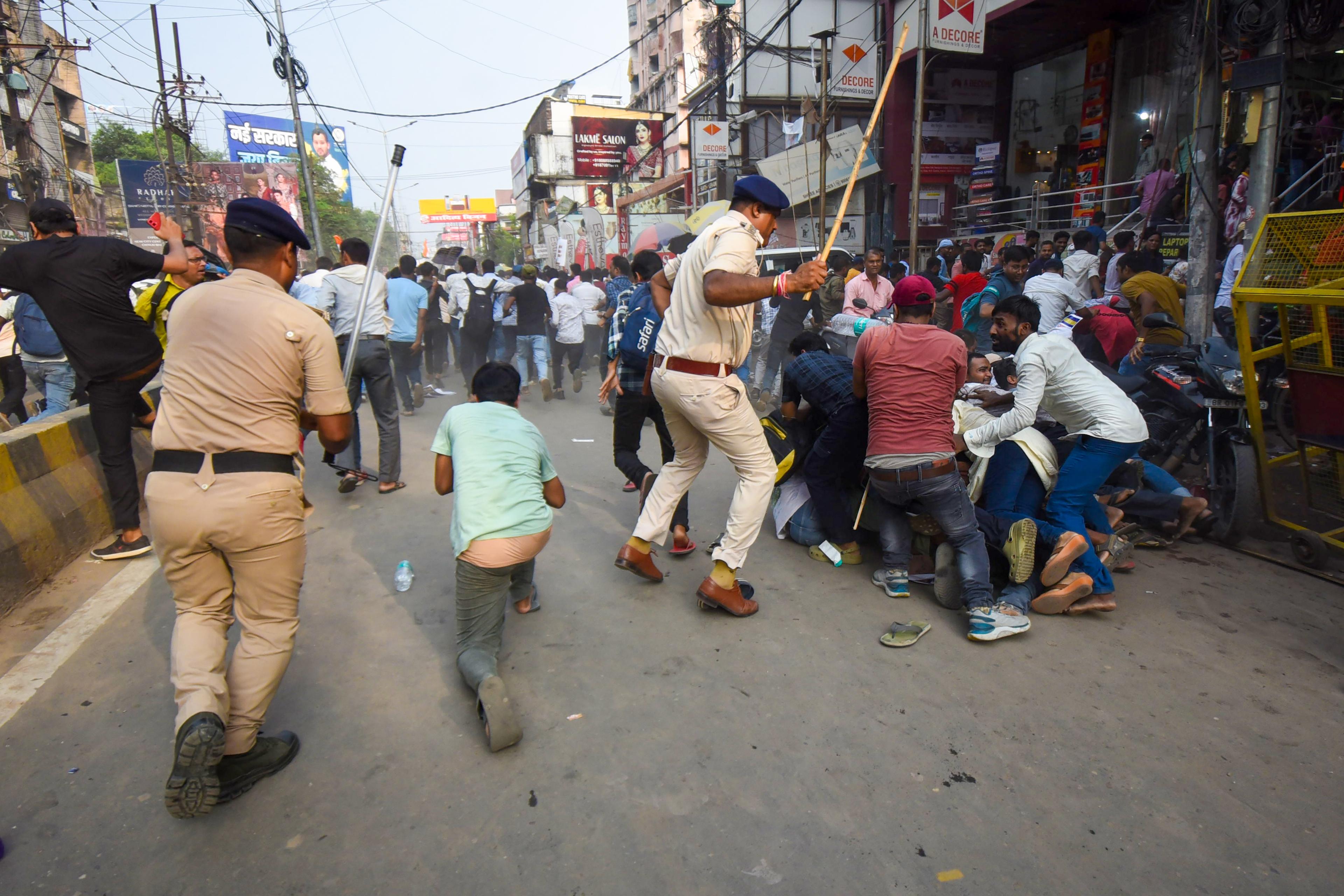 Bihar TRE-4 recruitment row: Candidates protest over reduced vacancies
