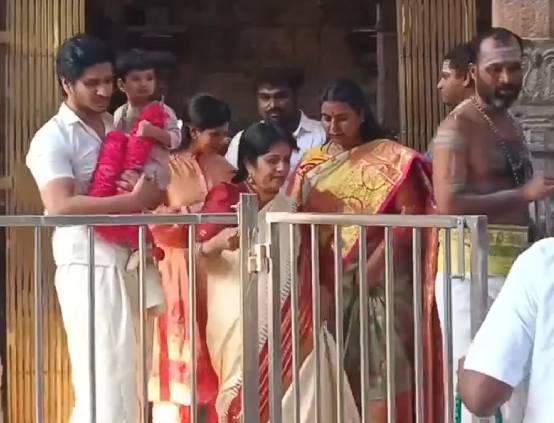 Nikhil Siddhartha offers prayers with family at world famous Murugan temple in Palani