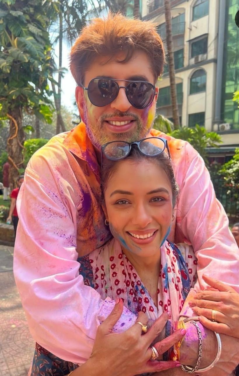 Rupali Ganguly gets drenched in 'gulal', says ‘toh aise hui humaari Happy Holi’