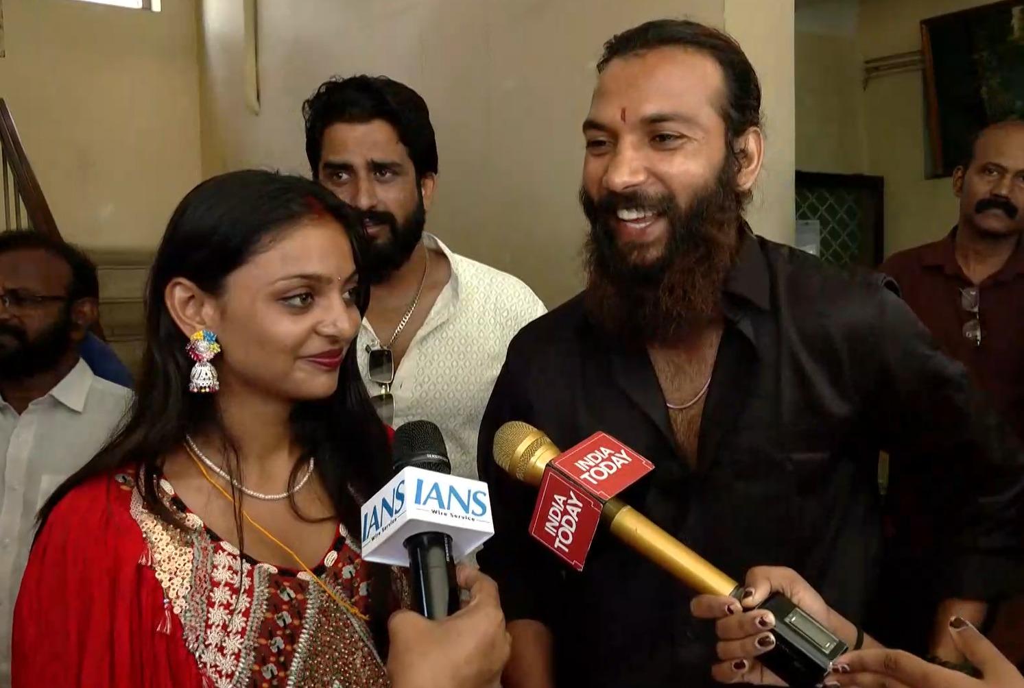 Kumbh Mela's viral sensation Monalisa rejects 'love jihad' claims after interfaith wedding