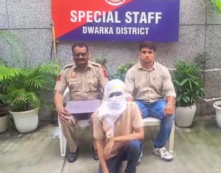 Interstate bootlegger arrested with 2,850 quarters of illegal liquor in Delhi