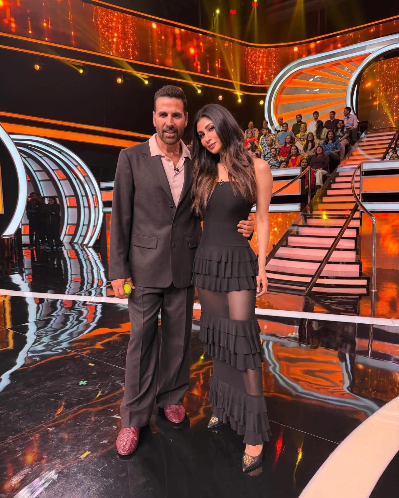 Akshay Kumar ‘scolds’, Mouni Roy, calls her a ‘Naagin’