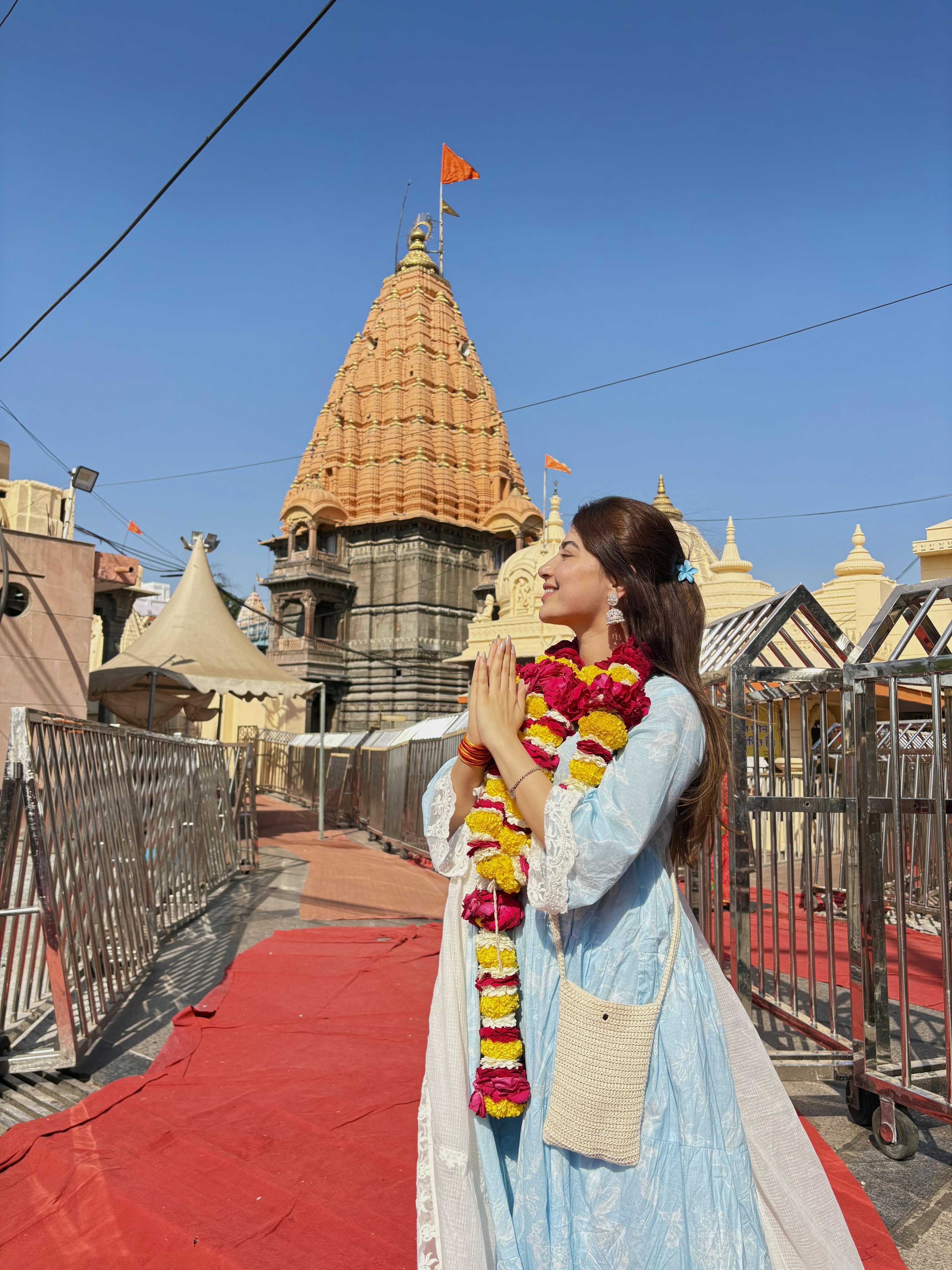 Aditi Bhatia offers prayers at the Mahakal Temple in Ujjain after 'Kerala Story 2' release