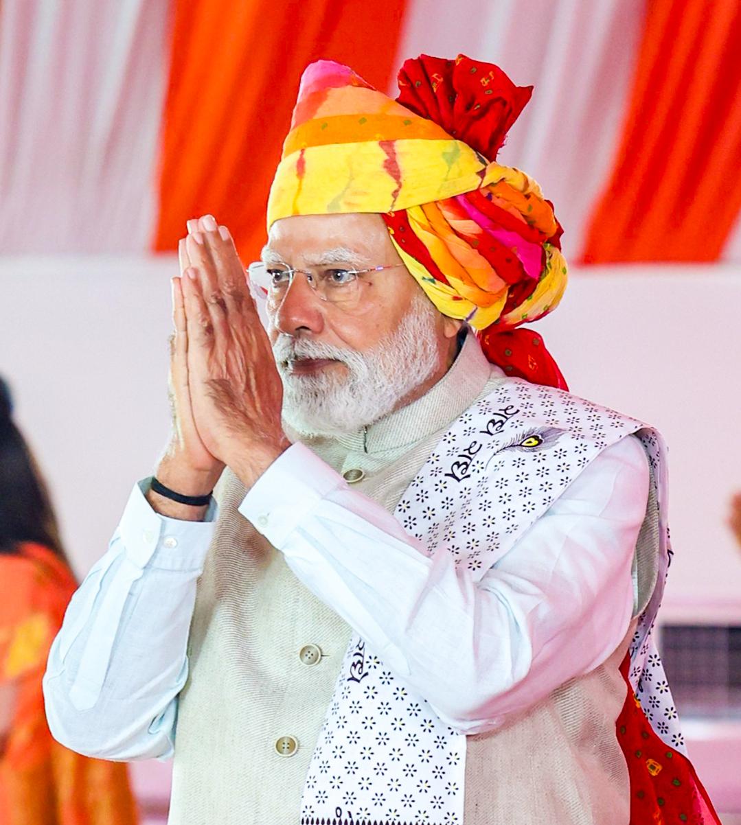 Gujarat: PM Modi holds roadshow in Sanand