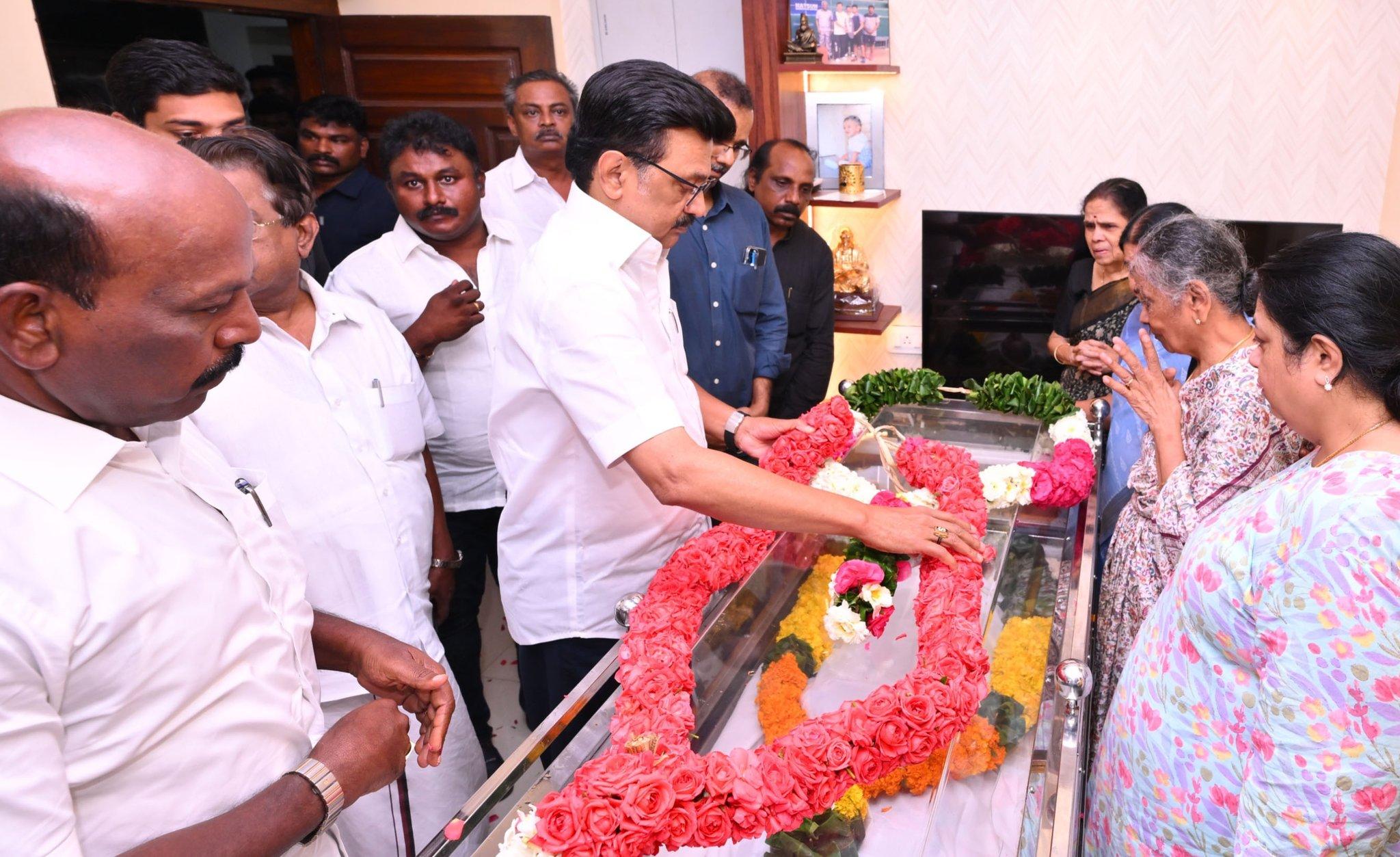 Tamil scholar Erode Tamilanban laid to rest with full state honours, CM Stalin leads tribute