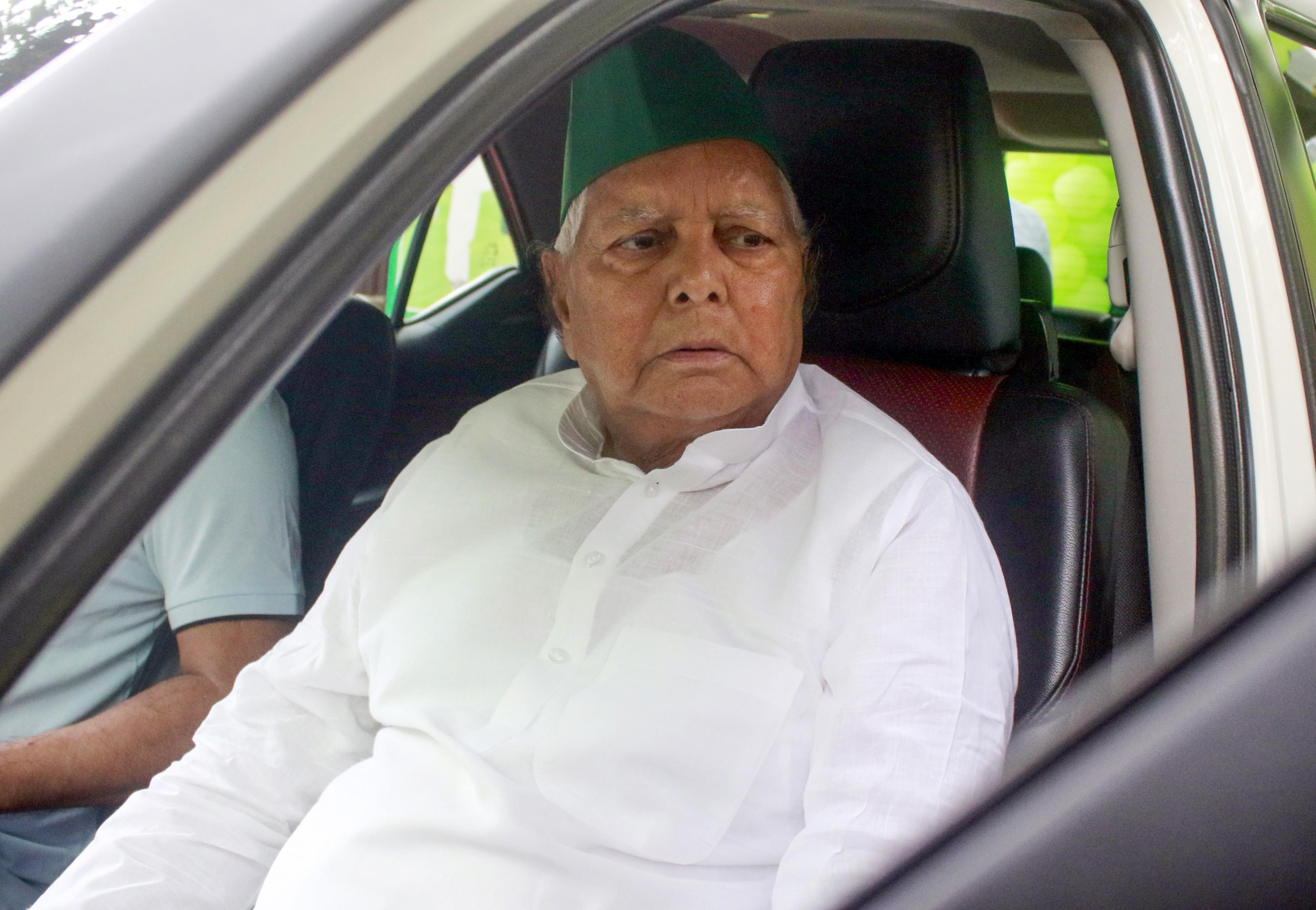 Land-for-job scam: Delhi court gives CBI more time to file reports against Lalu Yadav, family