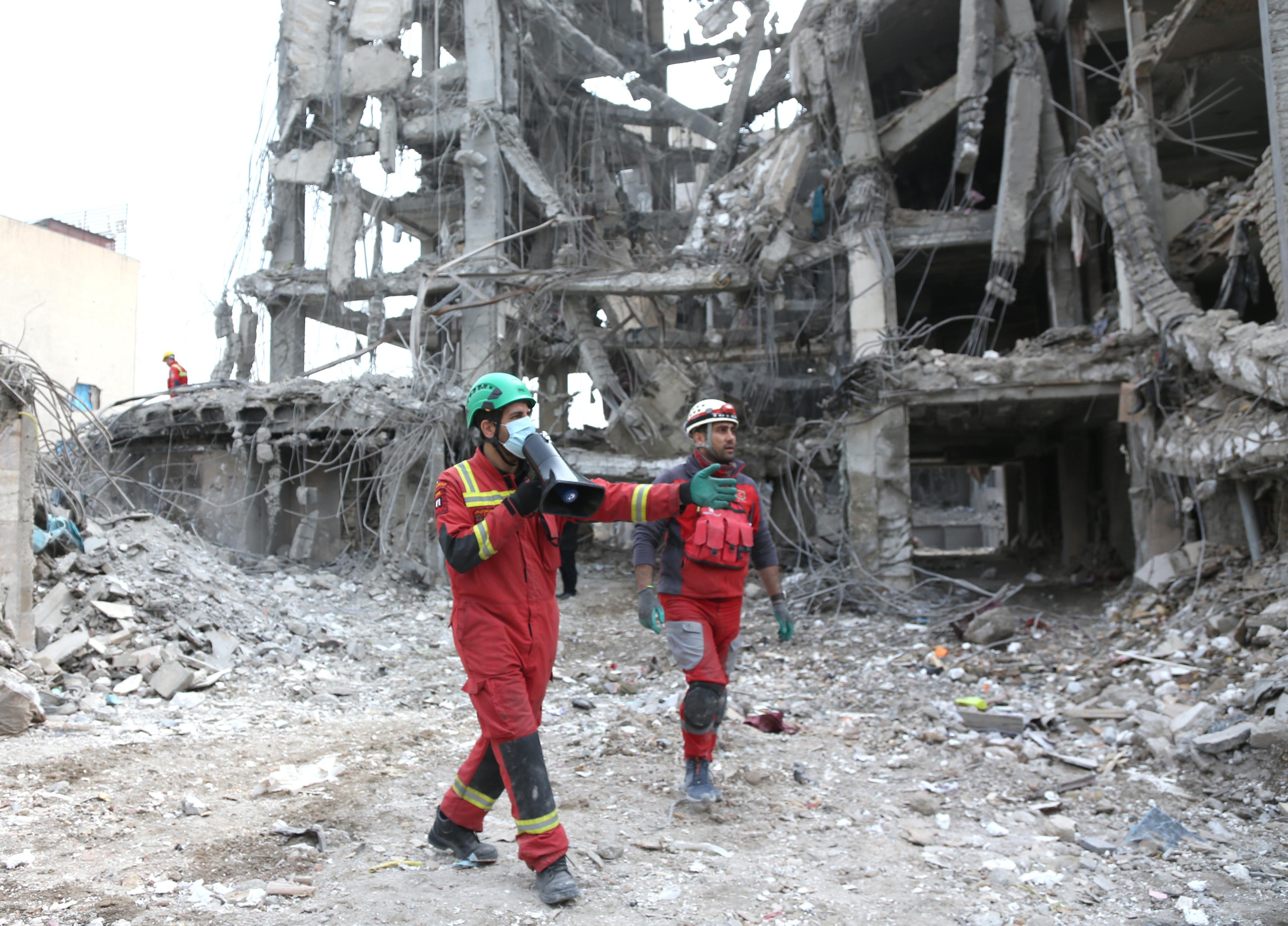 Hegseth lectures the media on Iran war headlines