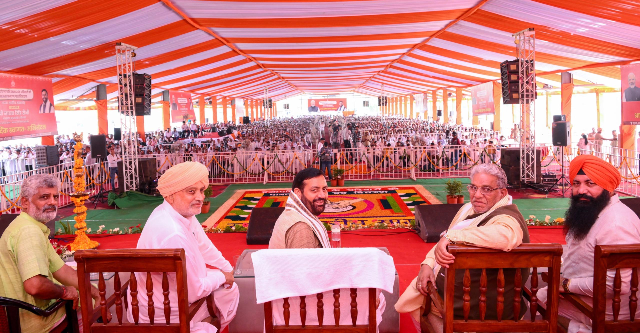 Strengthen traditional art with modern technology, Haryana CM asks Prajapati community