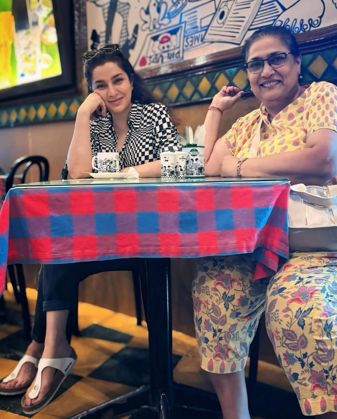 Tisca Chopra explores south Mumbai lanes with her Delhi friend