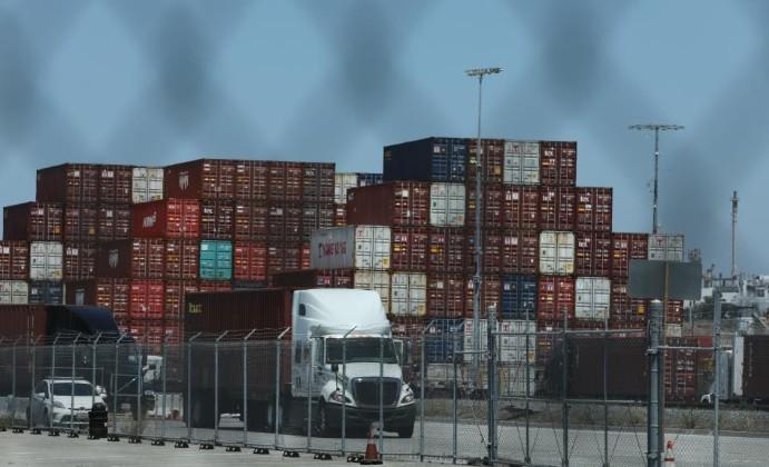 US Bill to require truckers hauling war cargo to prove they have no China ties