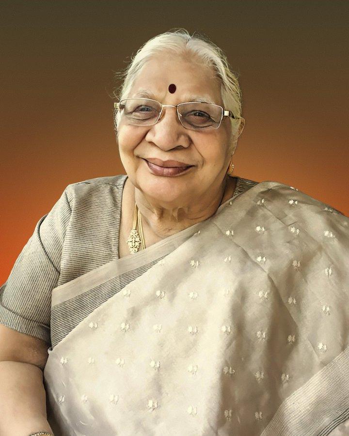 Allu Arjun's grandmother Allu Kanakaratnam passes away; actor Ram Charan cancels shoot to participate in last rites