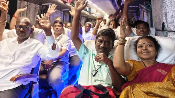 Evacuation of stranded Telugu people from Nepal picks up momentum