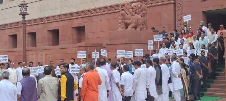 Monsoon Session: NDA protests Islamic cleric's remarks on Dimple Yadav, INDIA bloc rallies against SIR