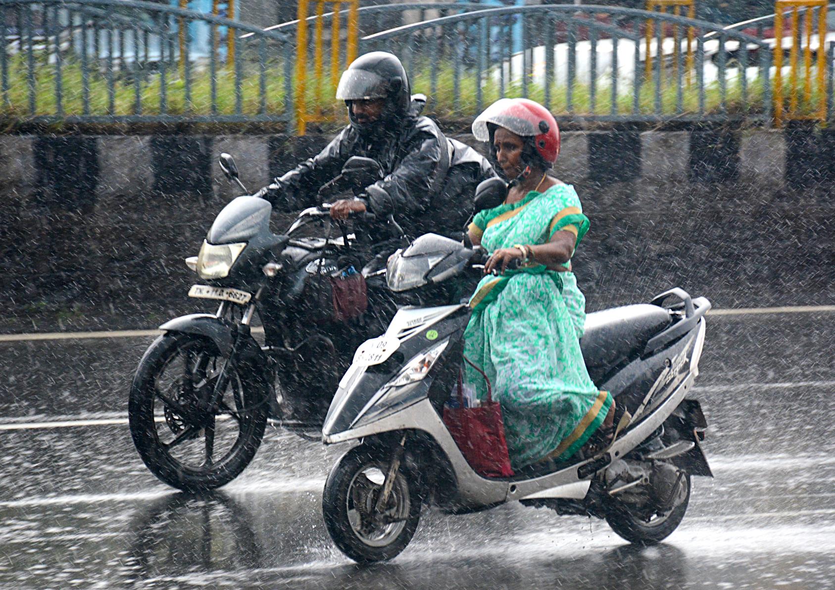 Centre urges consumers to use only BIS-certified helmets to bolster road safety