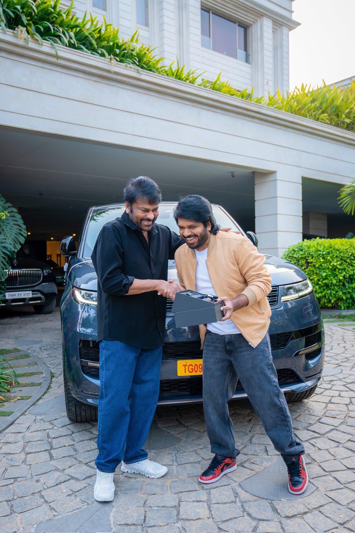 Chiranjeevi gifts 'Mana Shankara Vara Prasad Garu' director Anil Ravipudi a brand new car!