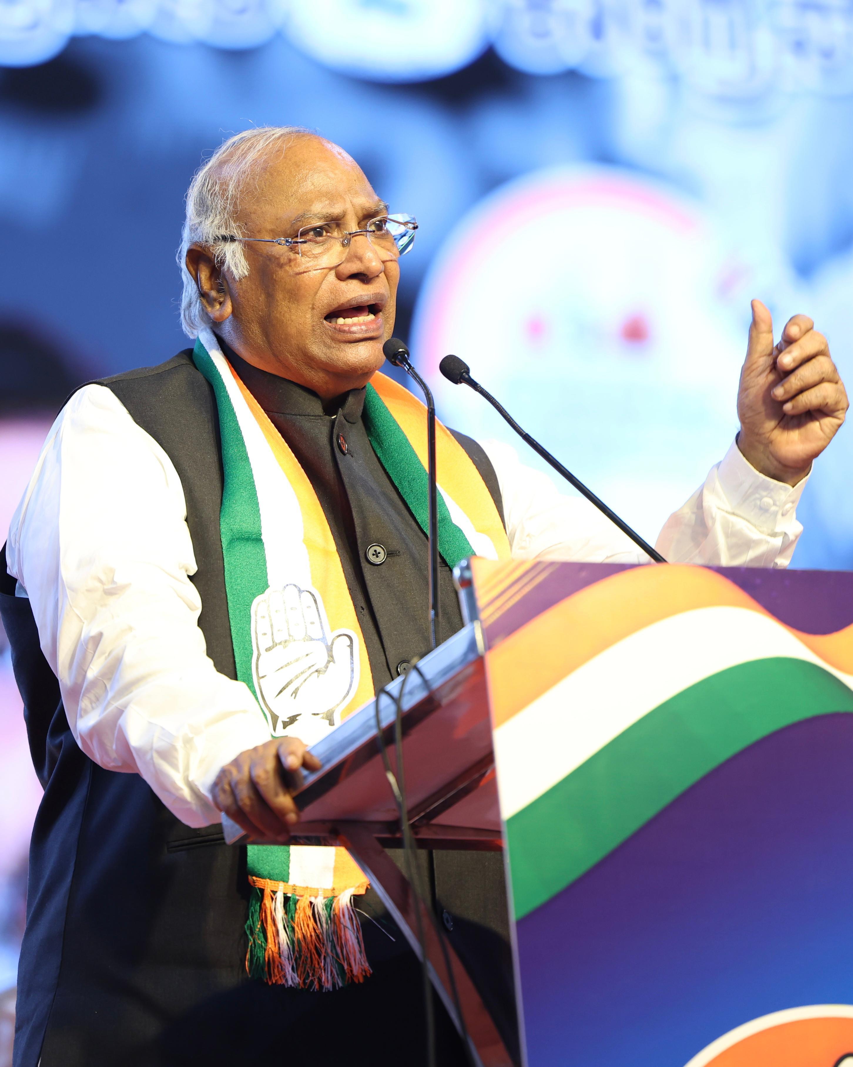 Kharge urges Cong workers to intensify 'do or die' movement against NDA govt
