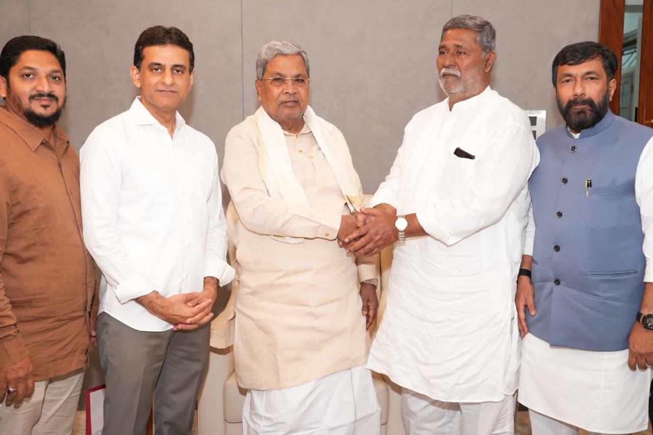 Karnataka bypoll: Congress pacifies rebel candidate in Davanagere South, hopes for victory