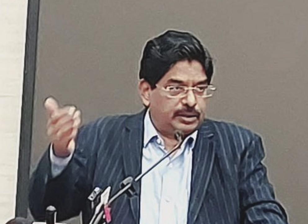 TN convoy chaos: Fans injured, DMK targets Vijay