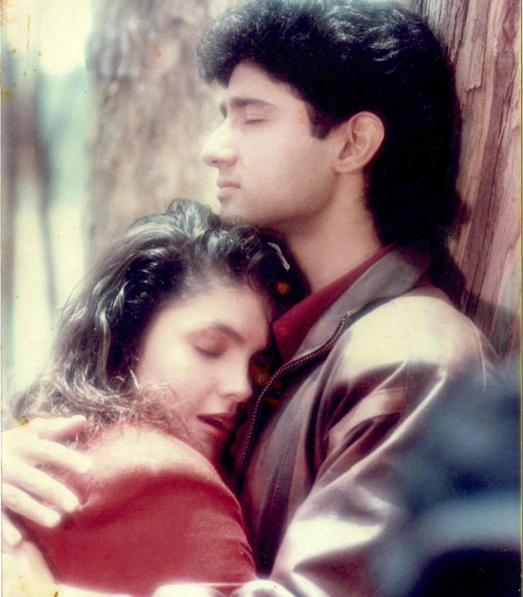 Pooja Bhatt gets nostalgic, shares a still from her 32 year-old movie 'Saatwan Aasman'