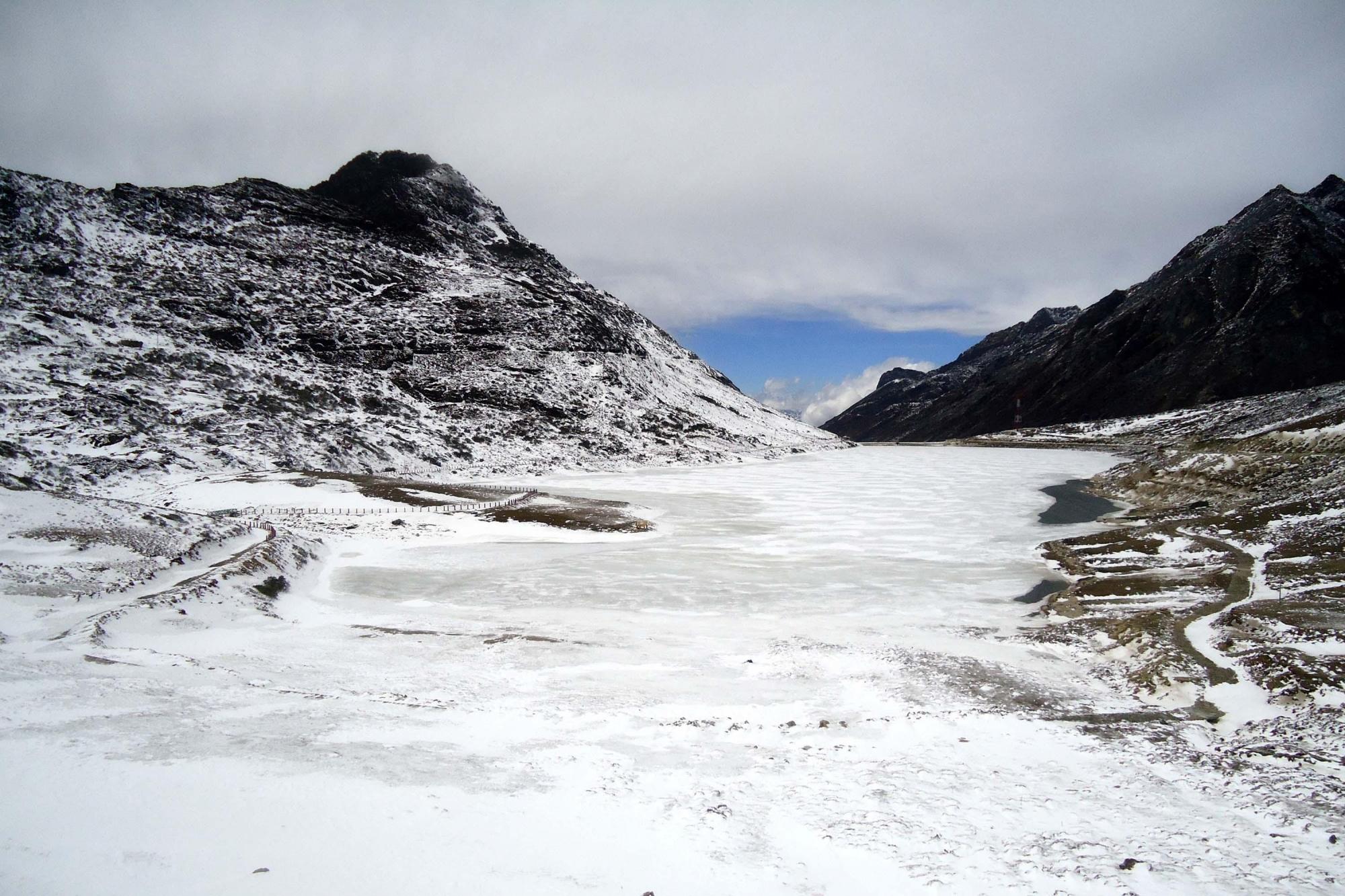 Body of missing Kerala tourist recovered from Arunachal’s frozen Sela Lake (Lead)