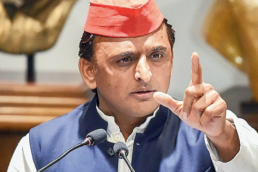 Akhilesh Yadav Blames Mismanagement for Maha Kumbh