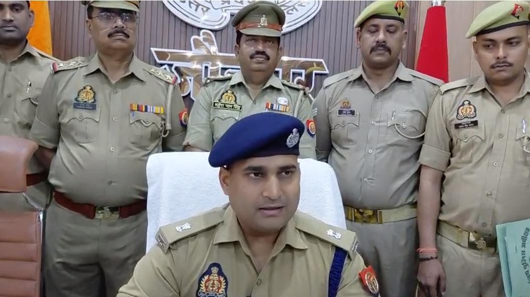 Jaunpur Cyber Cell recovers 240 lost mobile phones worth Rs 45 lakh, returns them to owners