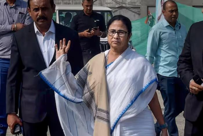 Mamata gives Amartya Sen land document, denies unauthorised possession accusation