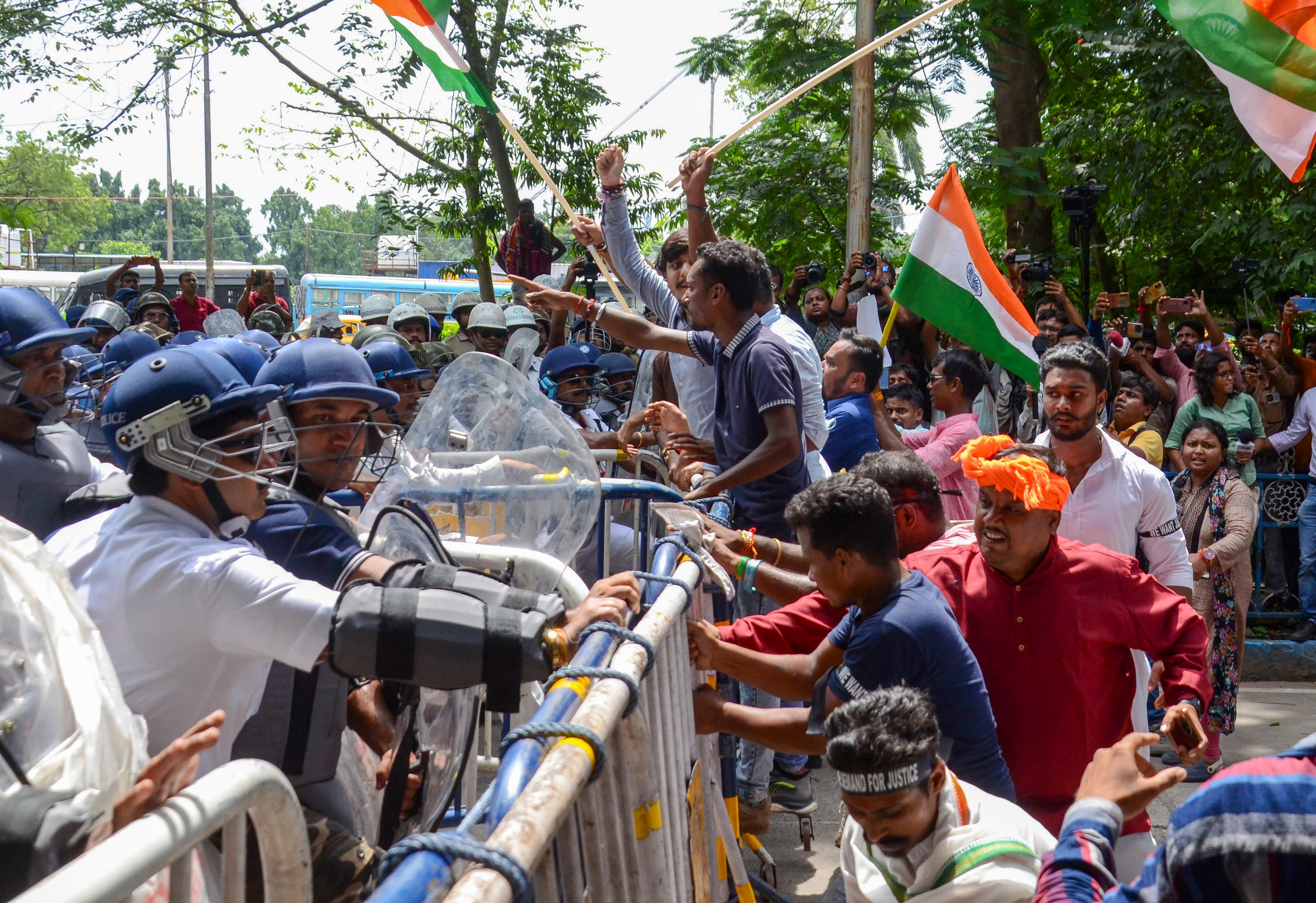 West Bengal: One arrested for 'attack' on policemen during Nabanna Avijan march