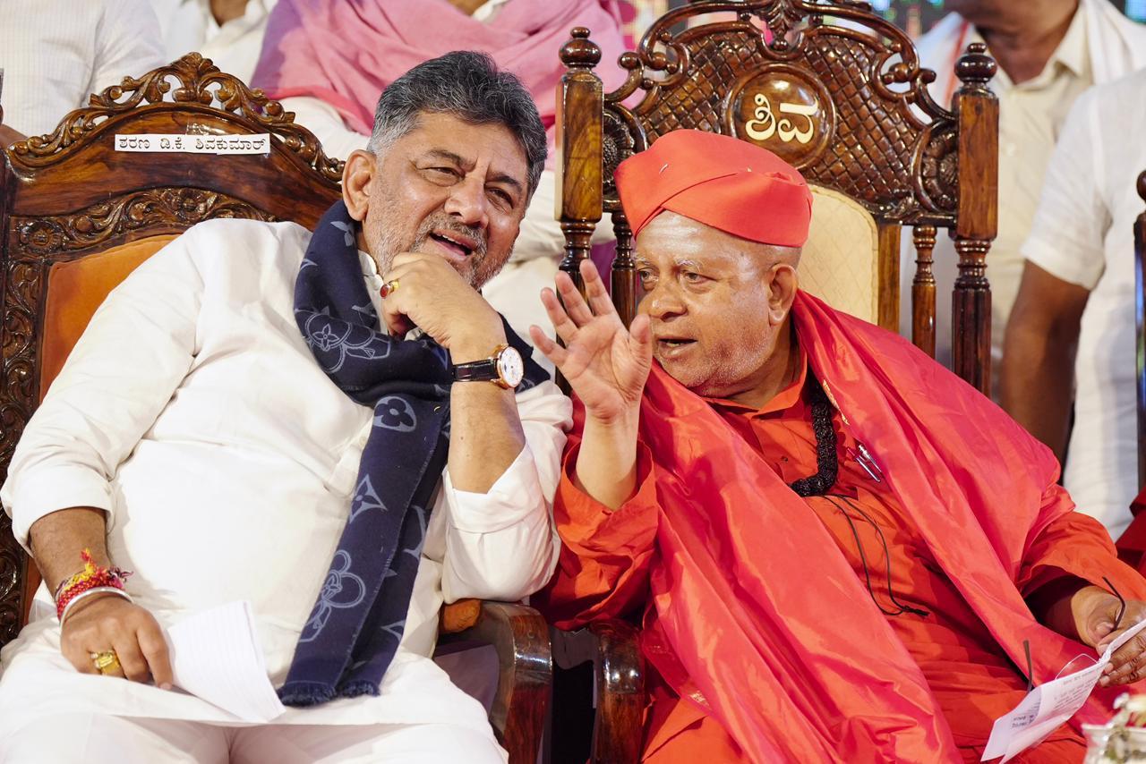 Karnataka Cong crisis: No interference by CM's son Yathindra in administration, says Shivakumar