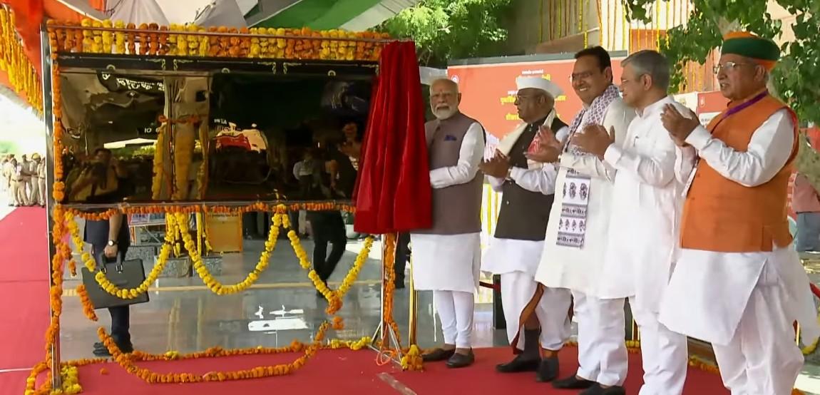 PM Modi inaugurates Amrit Bharat Deshnoke Railway Station, flags off Bikaner-Mumbai train service